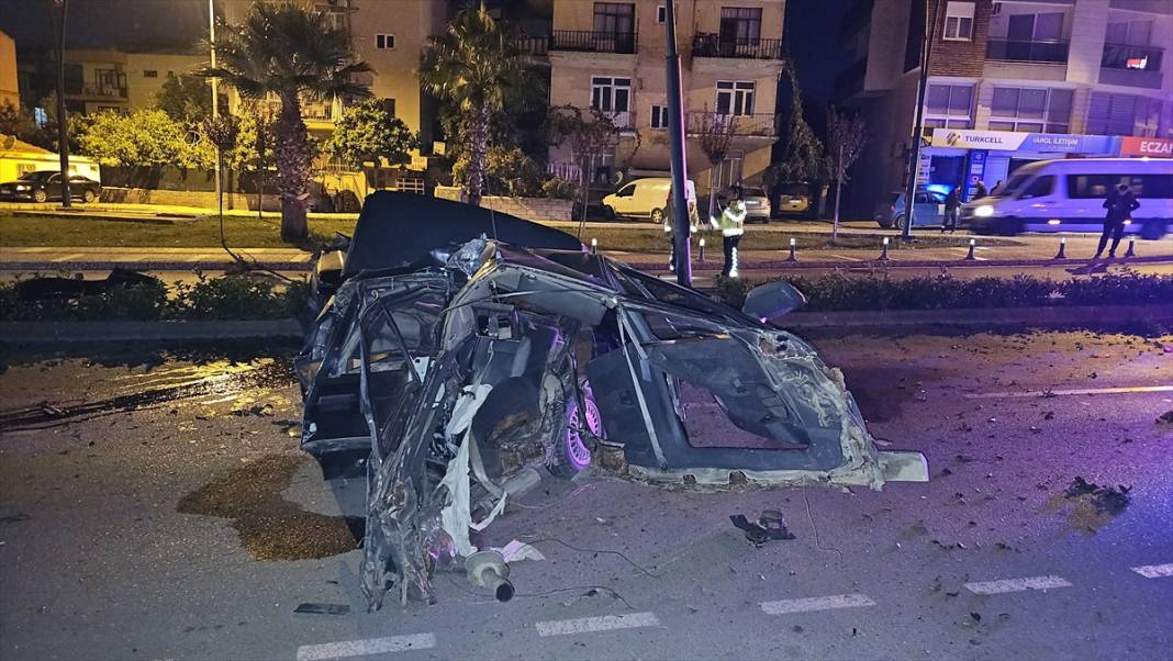 Feci kaza! İkiye bölünen otomobildeki Nazlı Eyisatır öldü 2